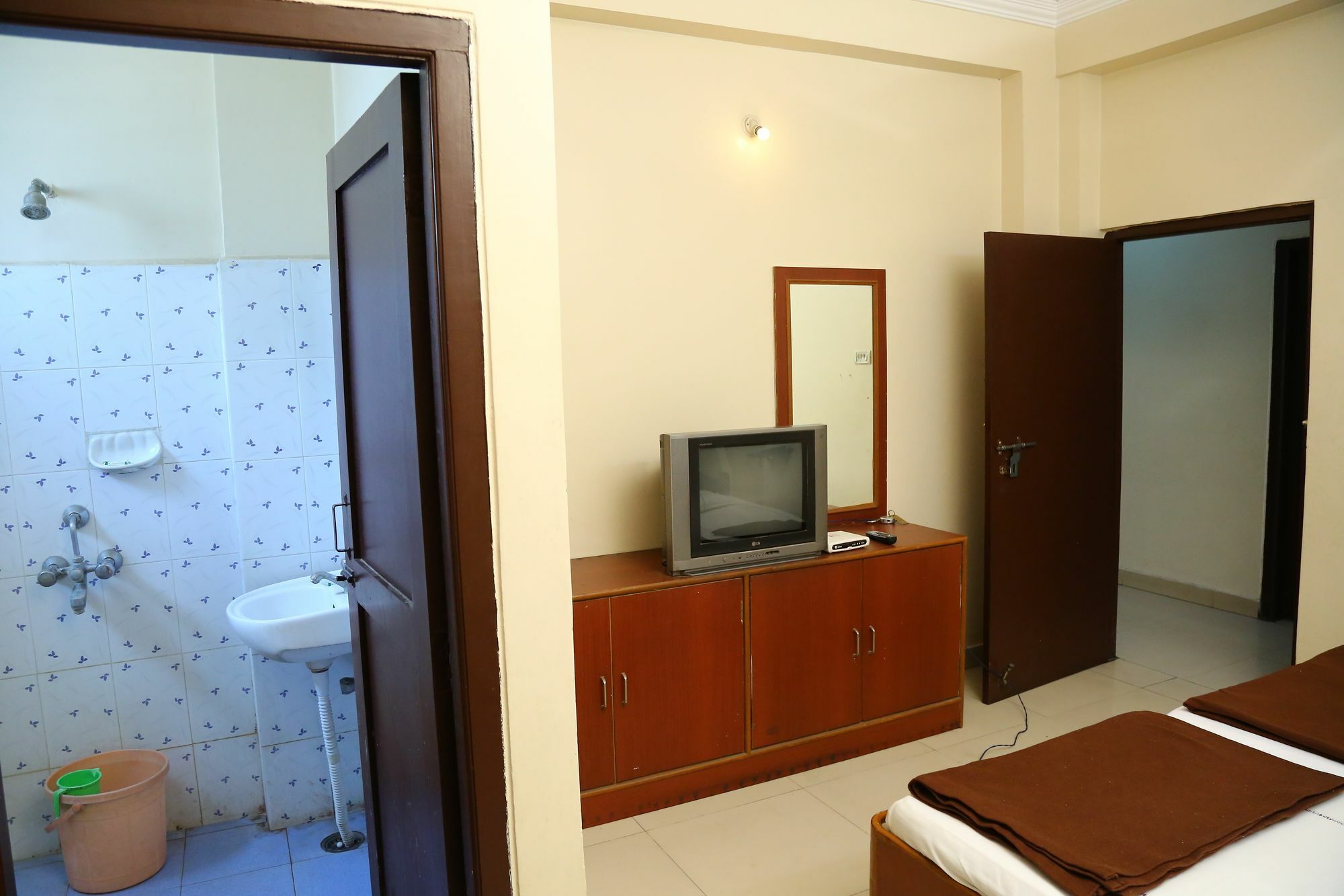 Sri Sai Krishna Deluxe Lodge Гайдарабад Екстер'єр фото